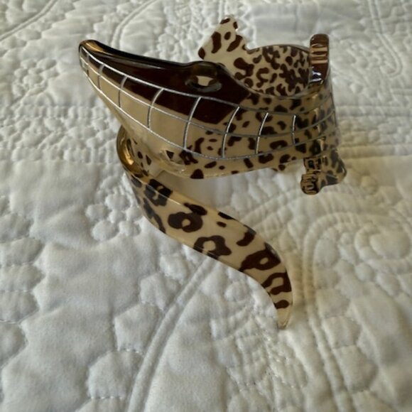 statement lucite alligator cuff bracelet - Picture 3 of 4